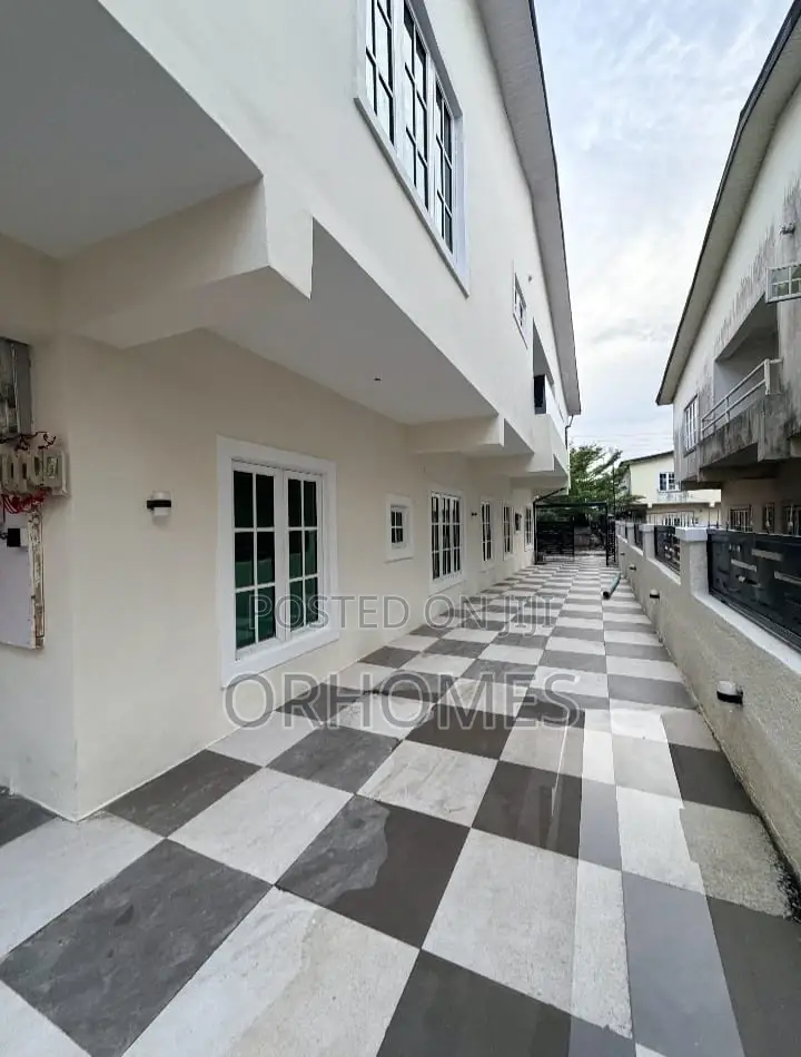 Furnished 4bdrm Duplex in Lekki Gardens for sale in Lekki Gardens Estate