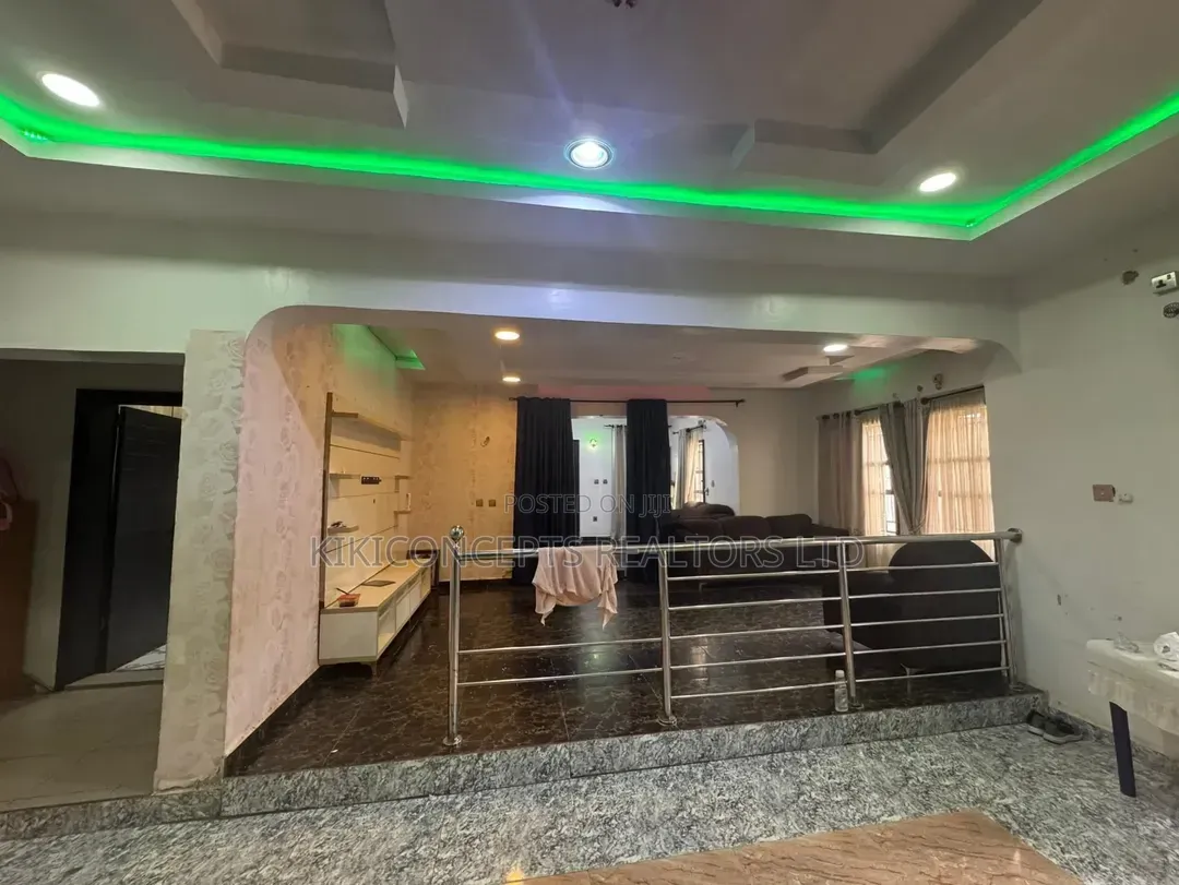 5bdrm Bungalow in Gospel Town, Ibadan for sale in Ibadan