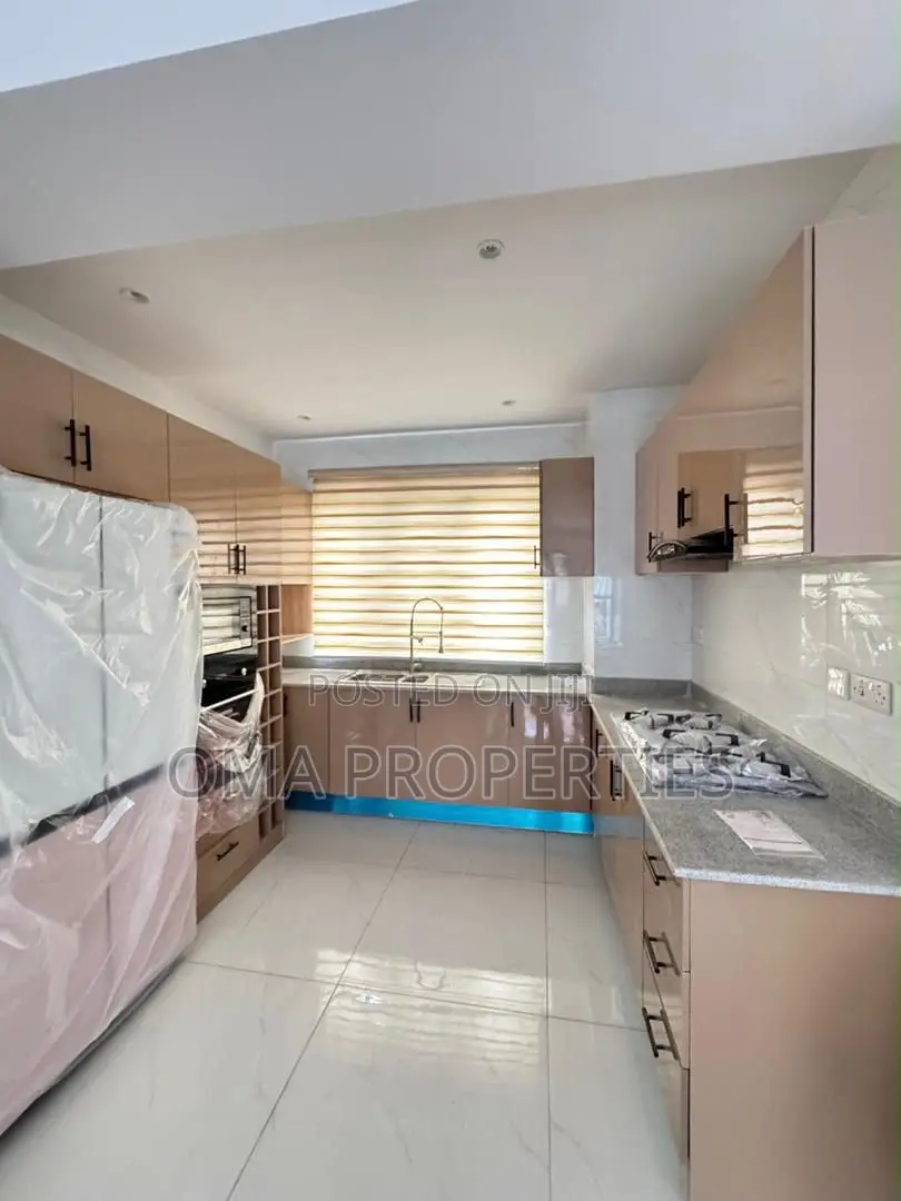 Furnished 3bdrm House in Yaba for sale in Yaba