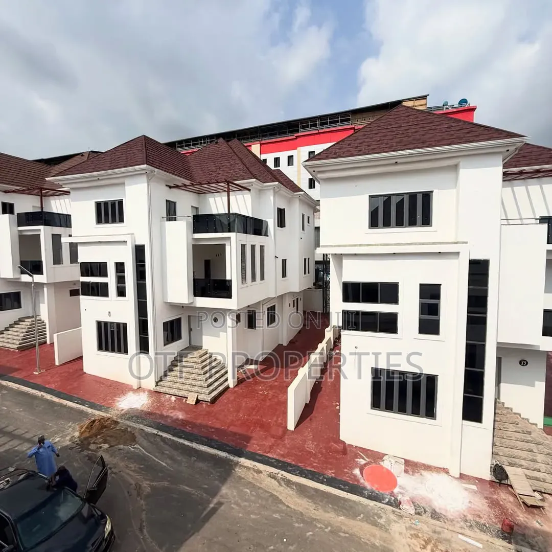 6bdrm Duplex in Guzape for sale in Guzape District