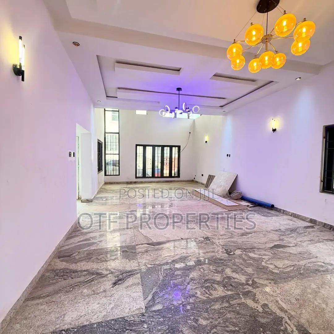 6bdrm Duplex in Guzape for sale in Guzape District