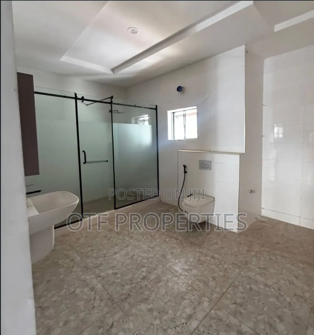 6bdrm Duplex in Guzape for sale in Guzape District