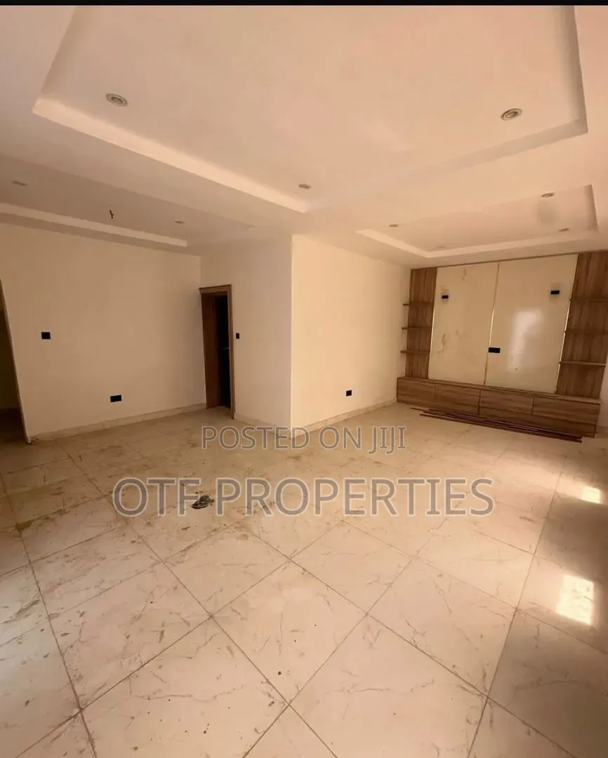 4bdrm Duplex in Karmo for sale in Karmo