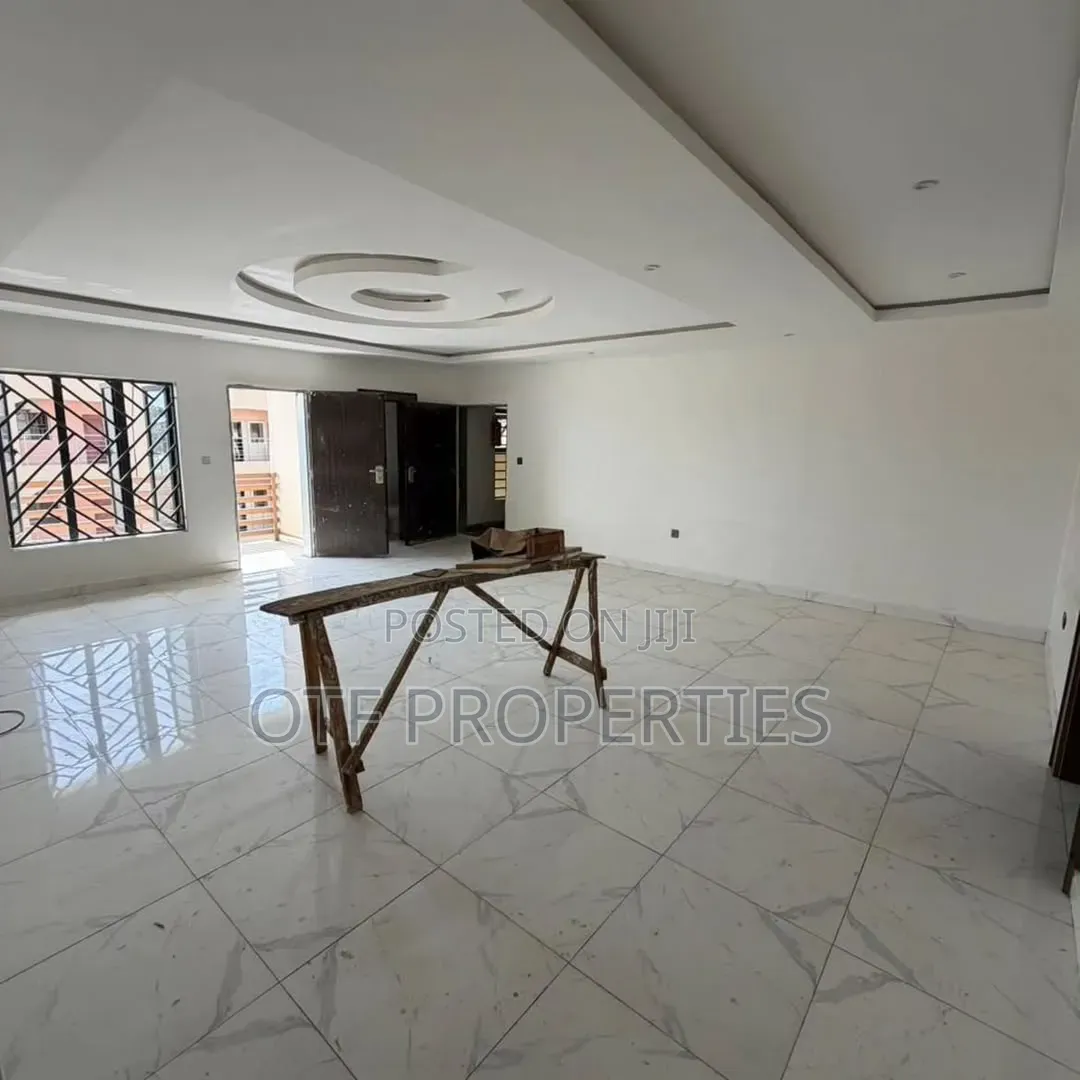 3bdrm Apartment in Garki, Area 1 for sale in Area 1
