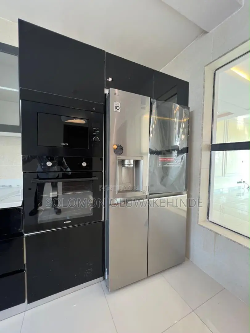 3bdrm Penthouse in Lekki Phase 1 for sale in Lekki