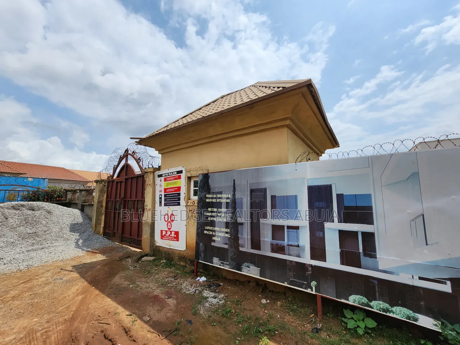 4bdrm Duplex in Kado for sale in Kado