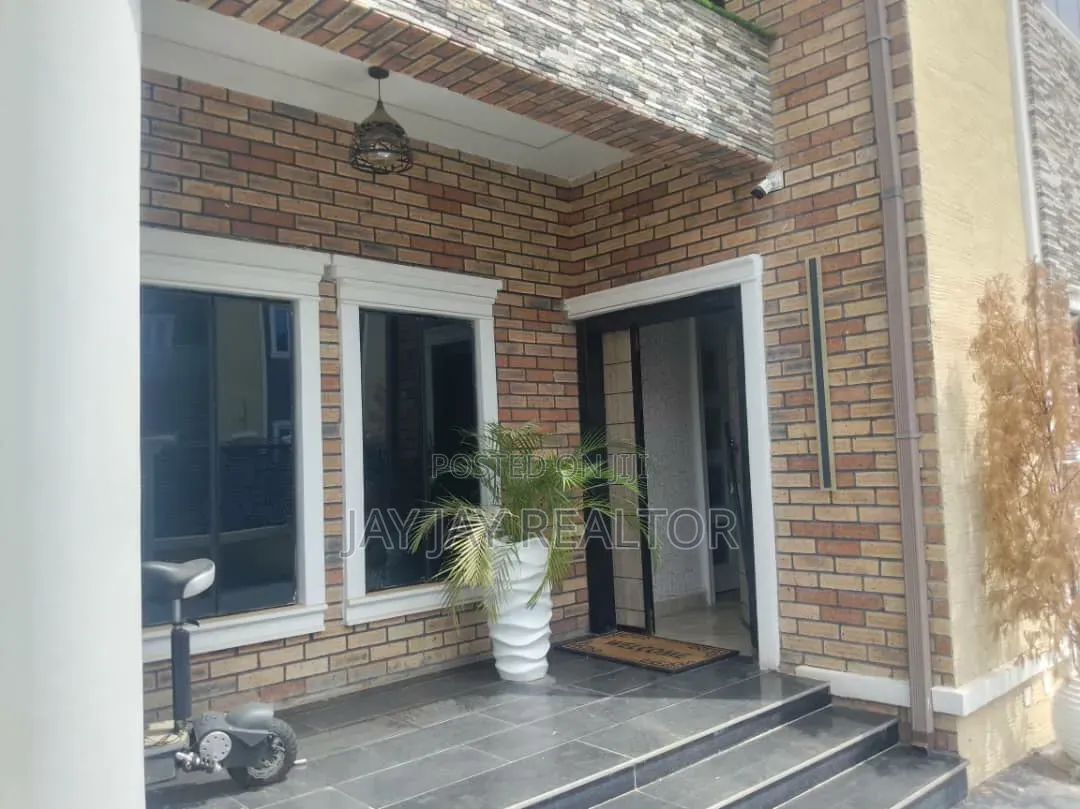 Furnished 4bdrm Duplex in Gaduwa District for sale in Gaduwa