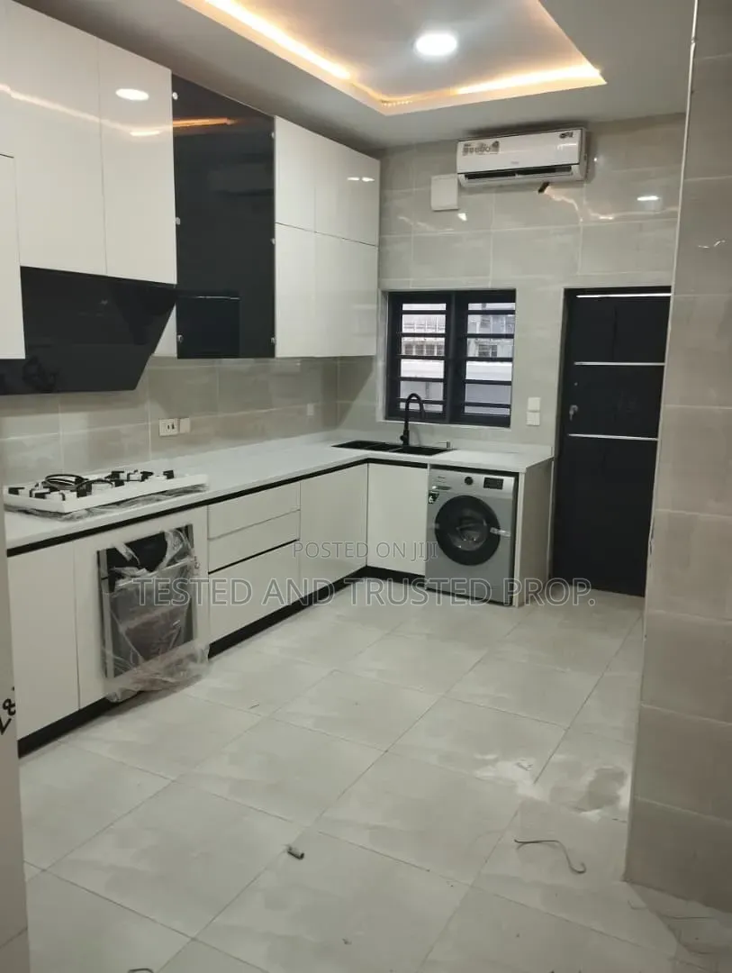4bdrm Duplex in Oniru, Karimu Kotun for rent in Karimu Kotun