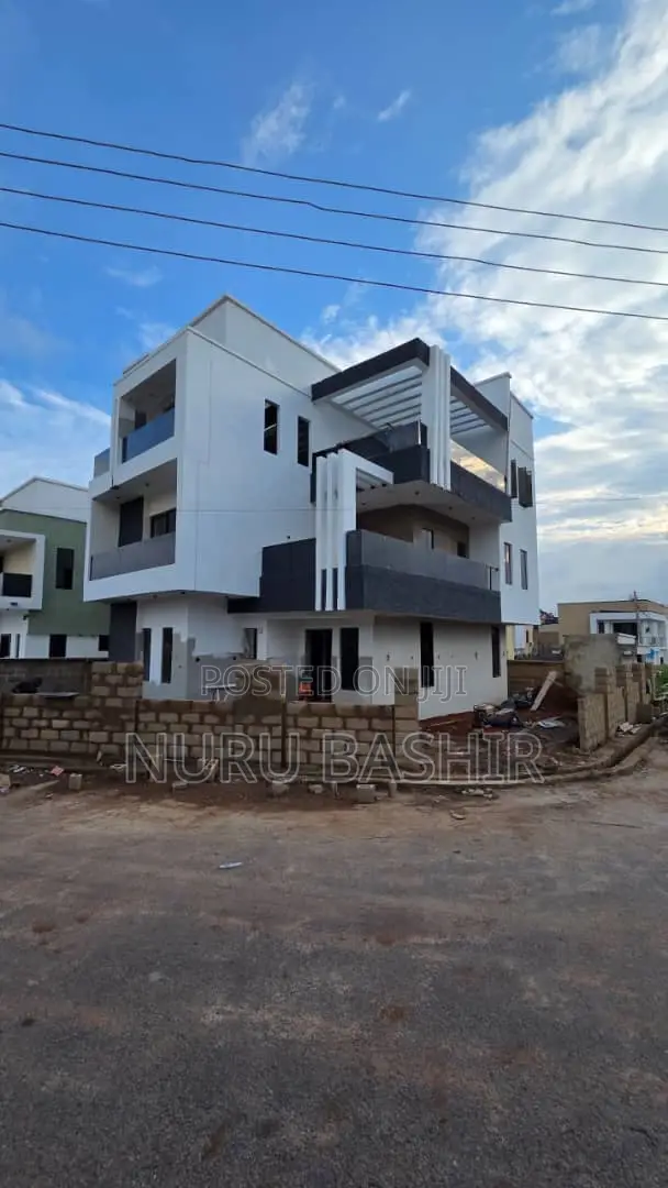 5bdrm Duplex in Carlton Gate Estate, Akobo for sale in Akobo