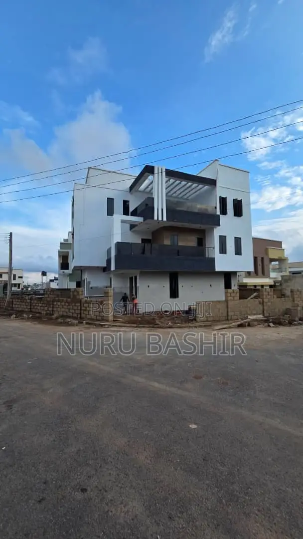 5bdrm Duplex in Carlton Gate Estate, Akobo for sale in Akobo