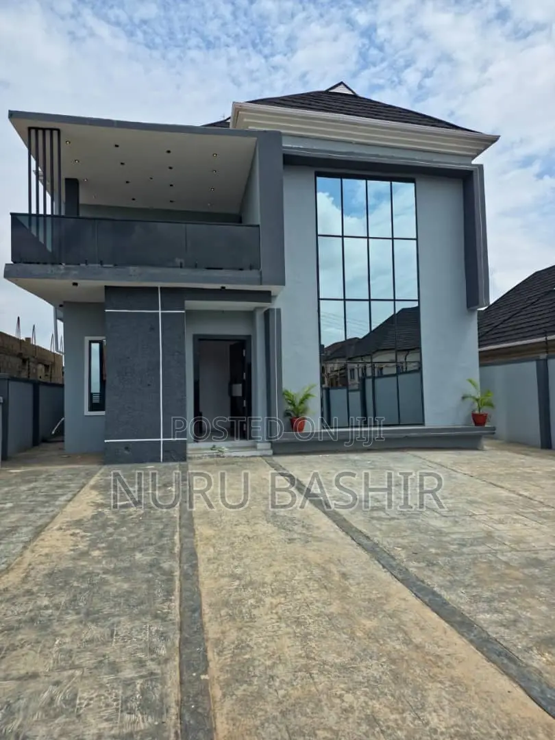 4bdrm Duplex in Kola Lawal Oke Badan, Akobo for sale in Akobo