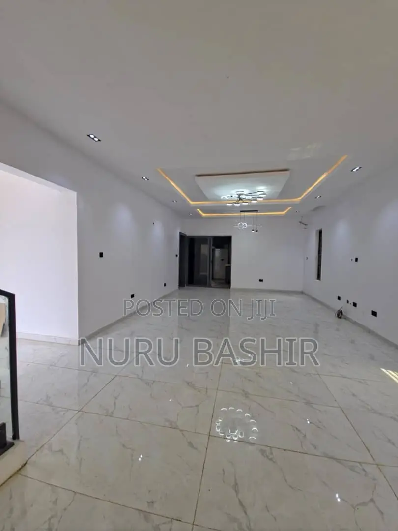 4bdrm Duplex in Kola Lawal Oke Badan, Akobo for sale in Akobo