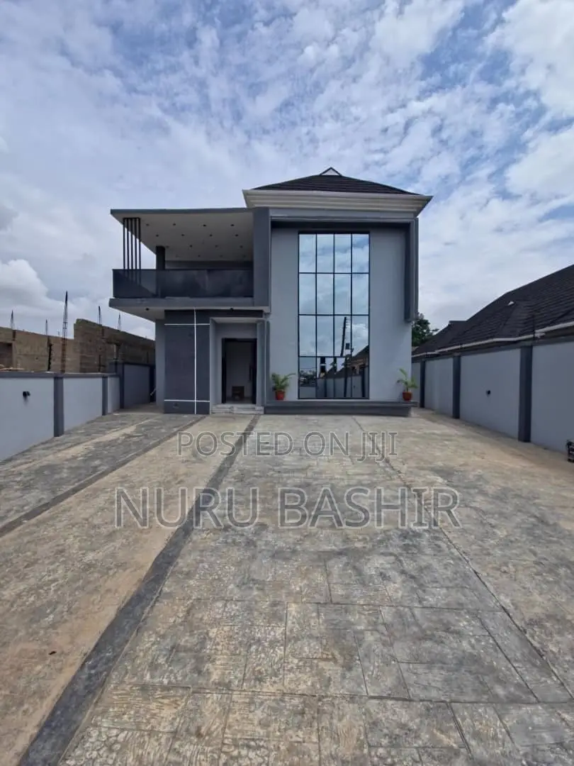 4bdrm Duplex in Kola Lawal Oke Badan, Akobo for sale in Akobo