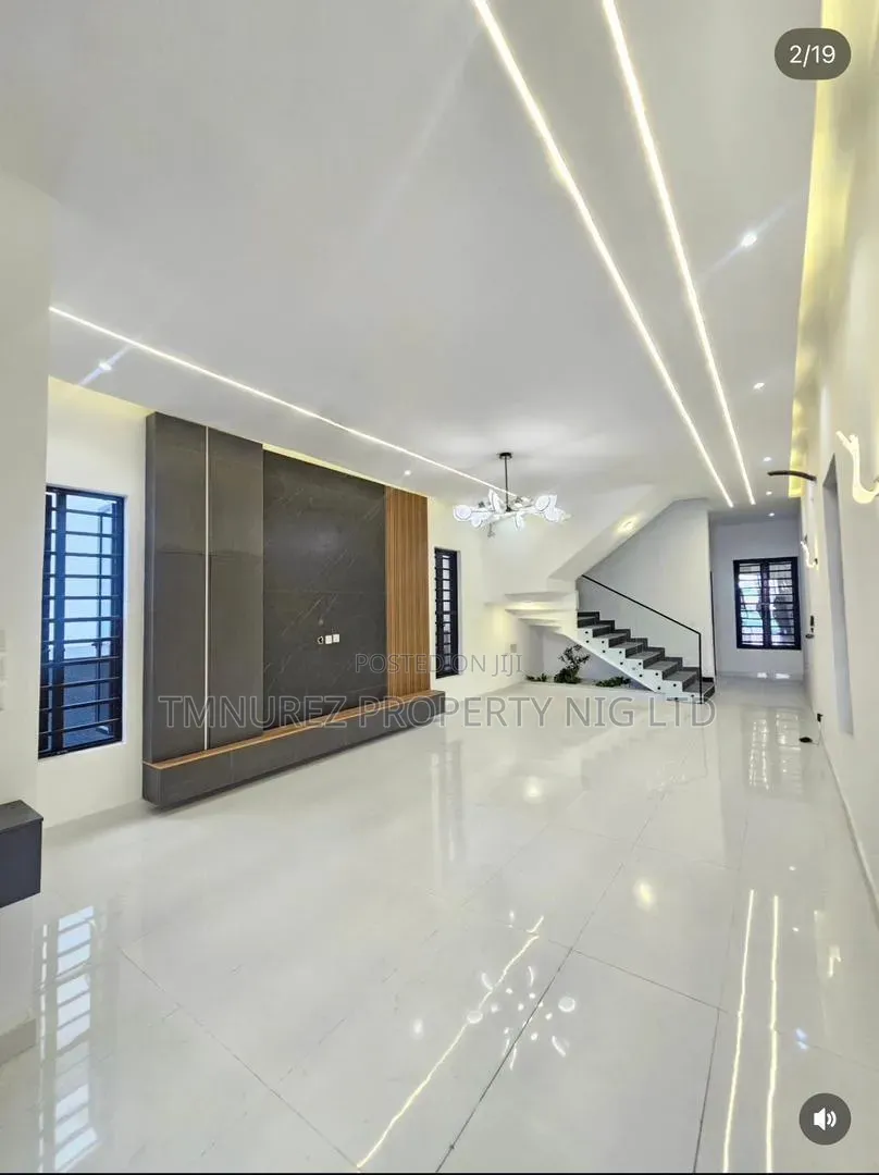 4bdrm Duplex in Off Lekki-Epe Expressway for sale in Off Lekki-Epe Expressway