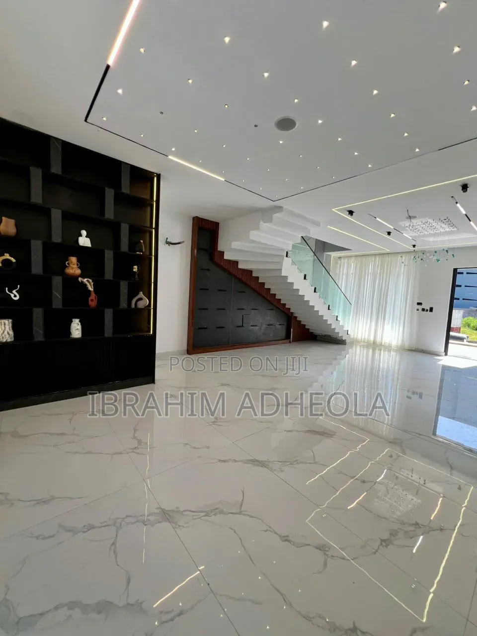 5bdrm Duplex in Lekki Phase1 for sale in Lekki Phase 1