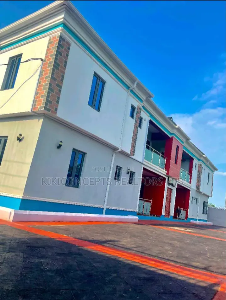 3bdrm Block of Flats in Okebadan Estate Off, Ibadan for sale in Ibadan