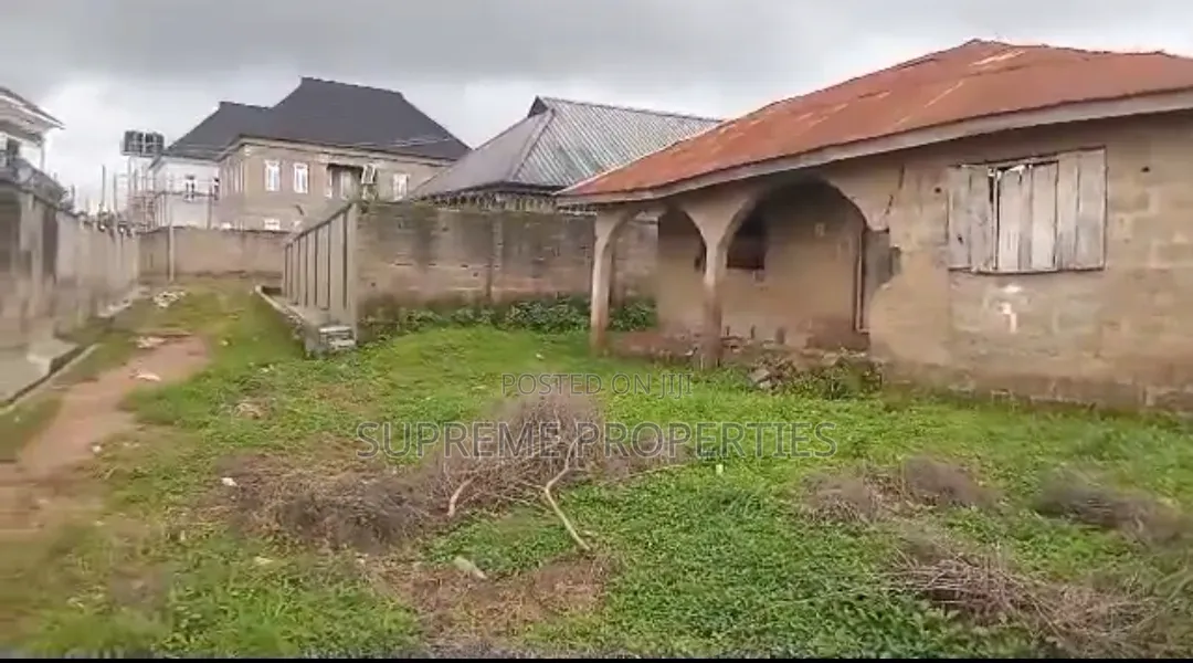A Standard Plot of Land With a Demolishable Structure on It in Ibadan