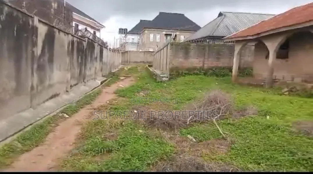 A Standard Plot of Land With a Demolishable Structure on It in Ibadan