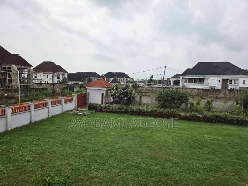 3bdrm Duplex in Medorf Residence, Akure for sale in Akure
