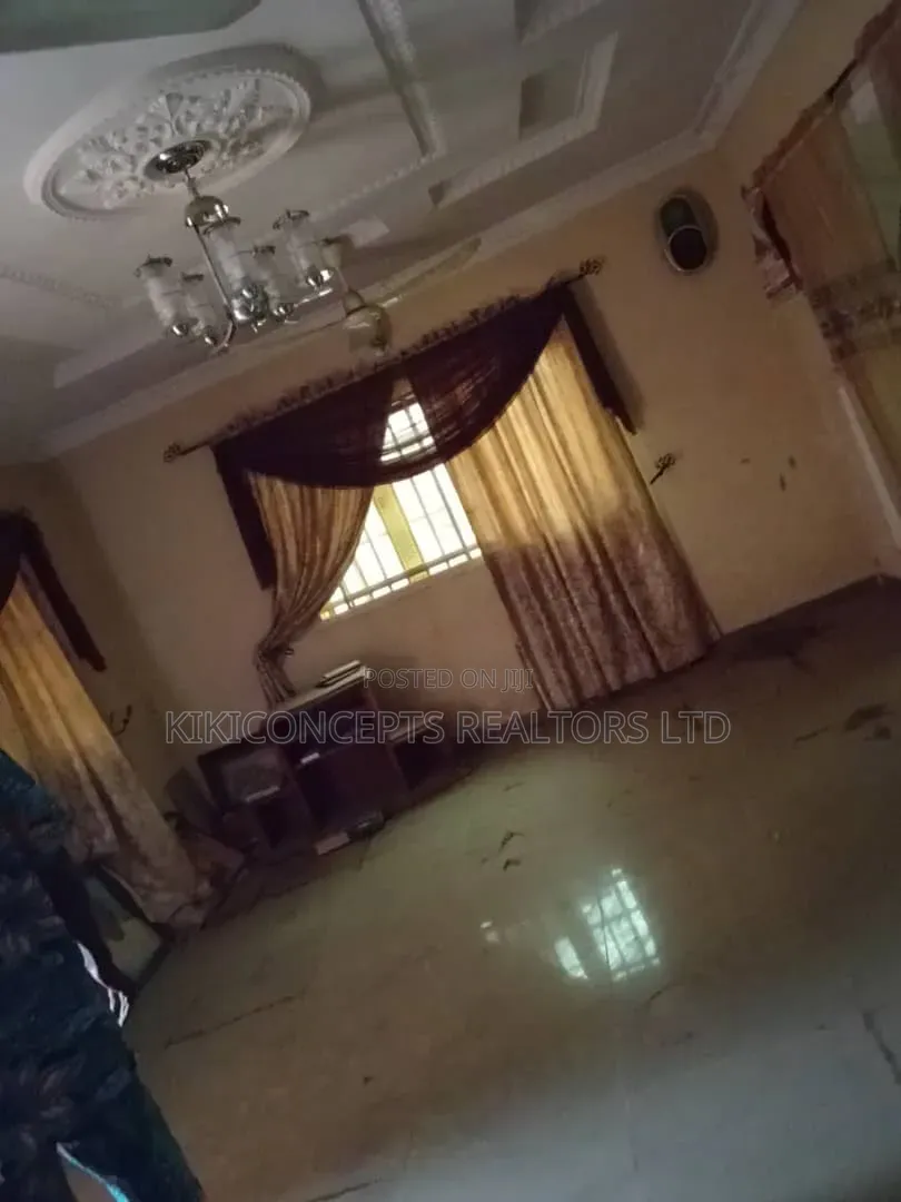 8bdrm Block of Flats in Challenge, Ibadan for sale in Ibadan