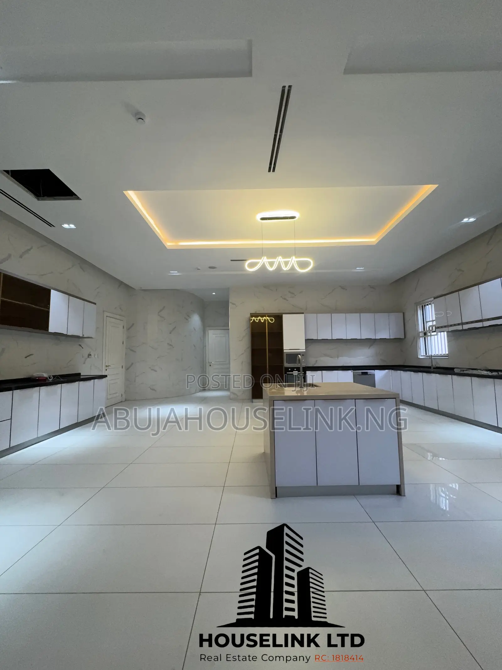 8bdrm Mansion in Maitama Main Abuja for sale in Maitama
