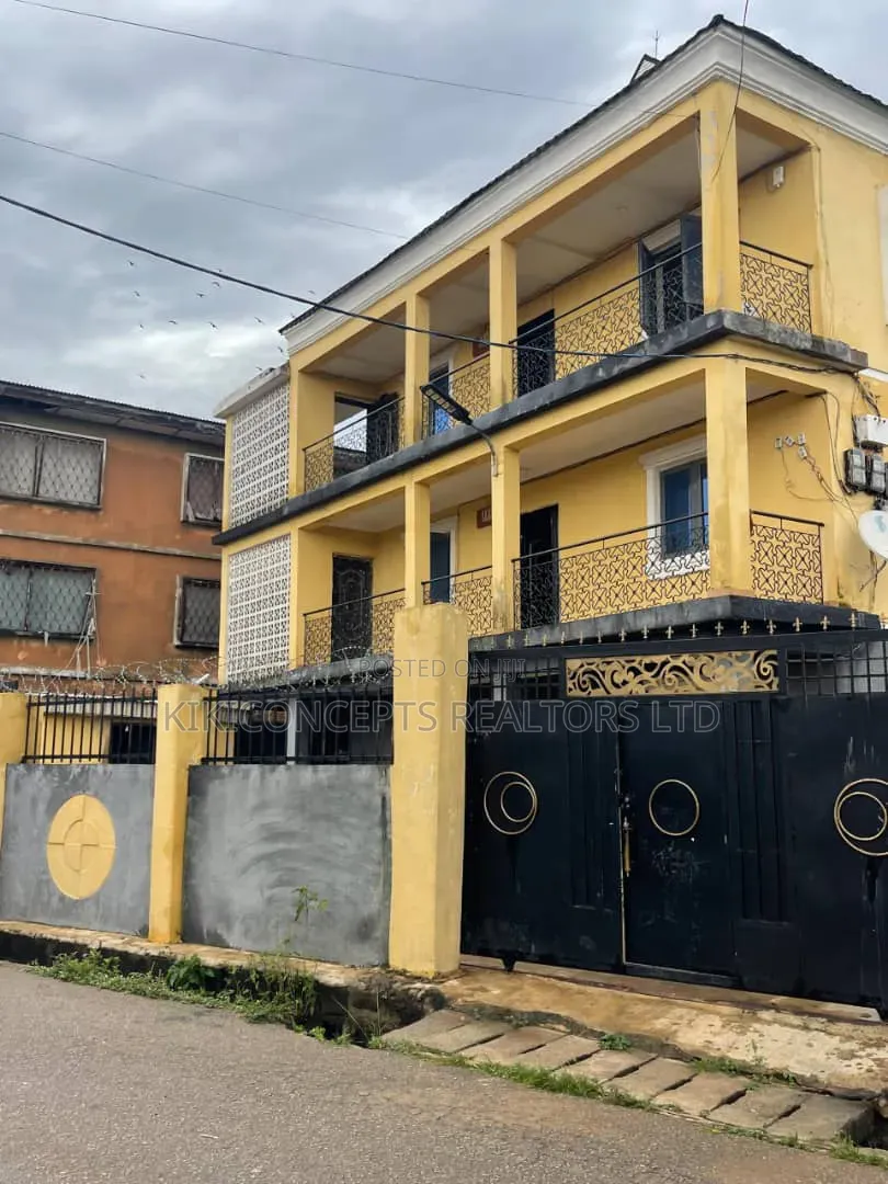 18bdrm Block of Flats in Ajibade Area, Ibadan for sale in Ibadan