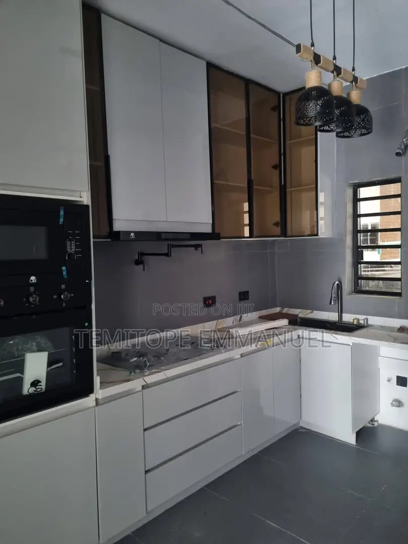 Furnished 4bdrm Duplex in Lekki for sale in Lekki