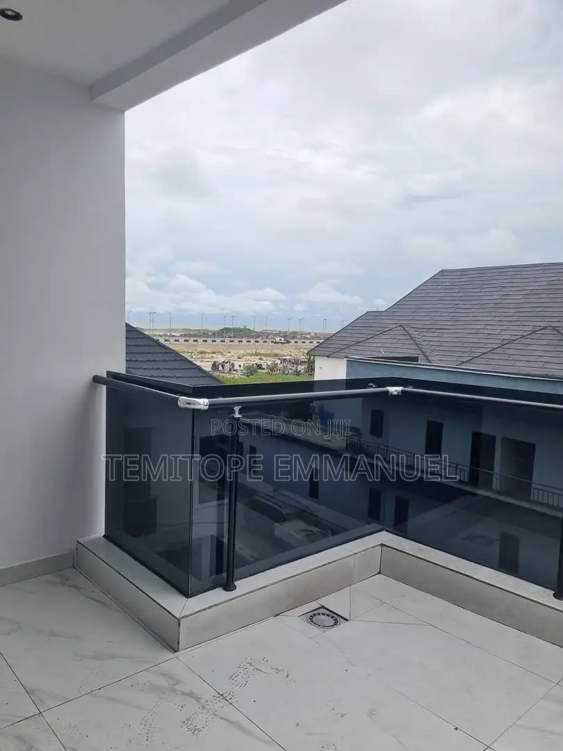 Furnished 4bdrm Duplex in Lekki for sale in Lekki