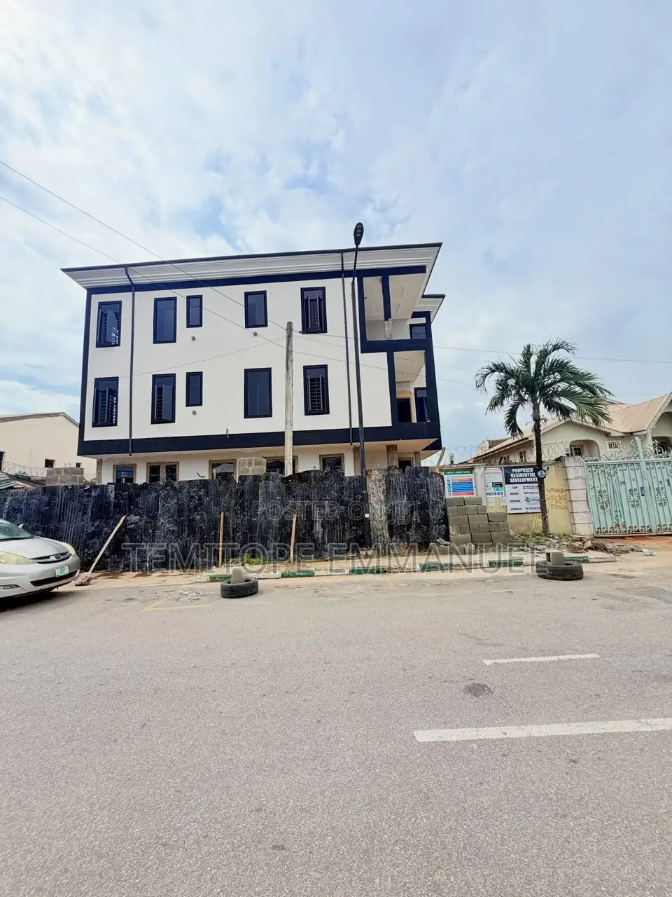 Furnished 7bdrm Duplex in GRA Phase 2 Shangisha for sale in GRA Phase 2 Shangisha