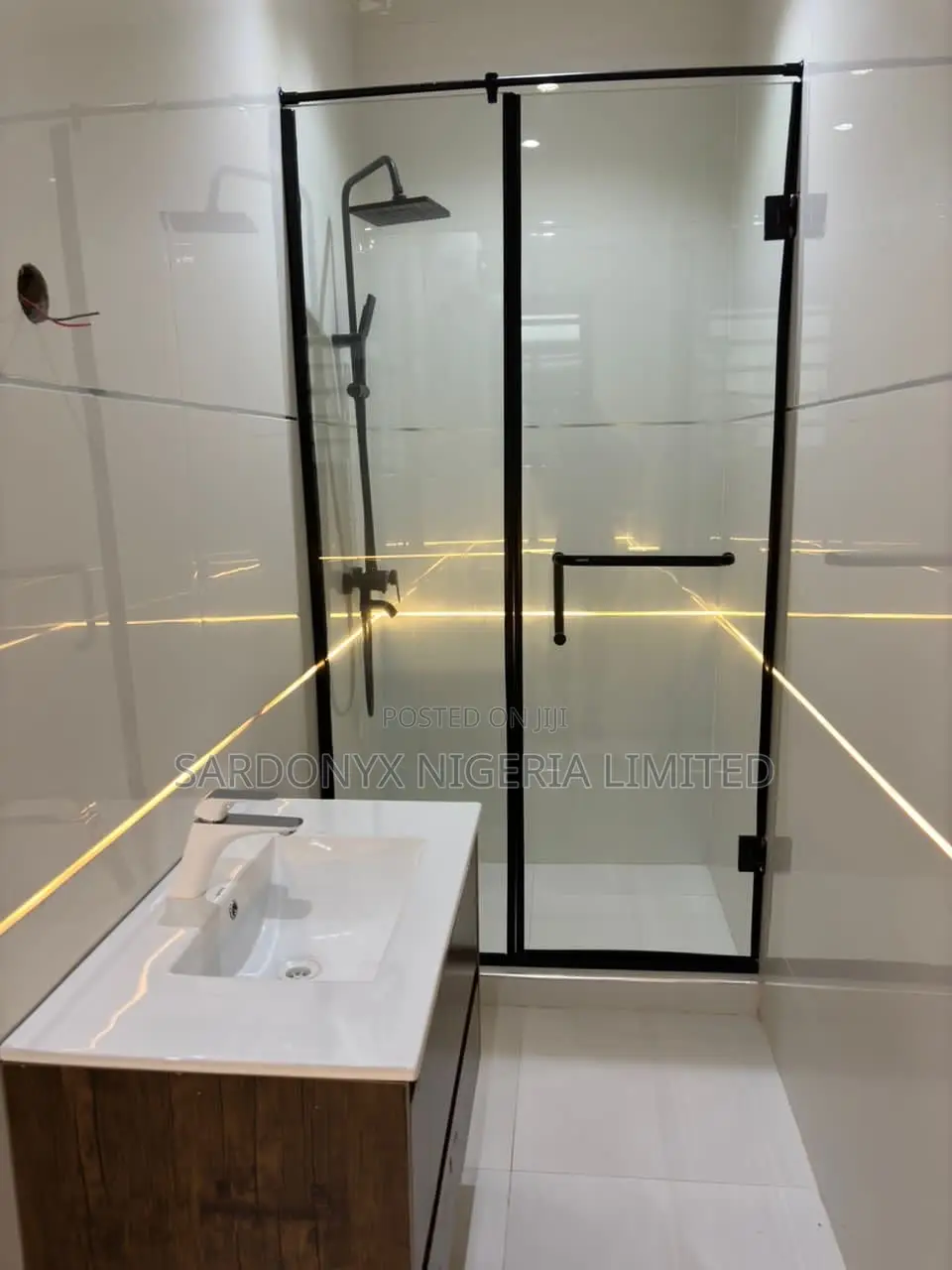 5bdrm Duplex in Lekki Phase 2 for sale in Lekki Phase 2