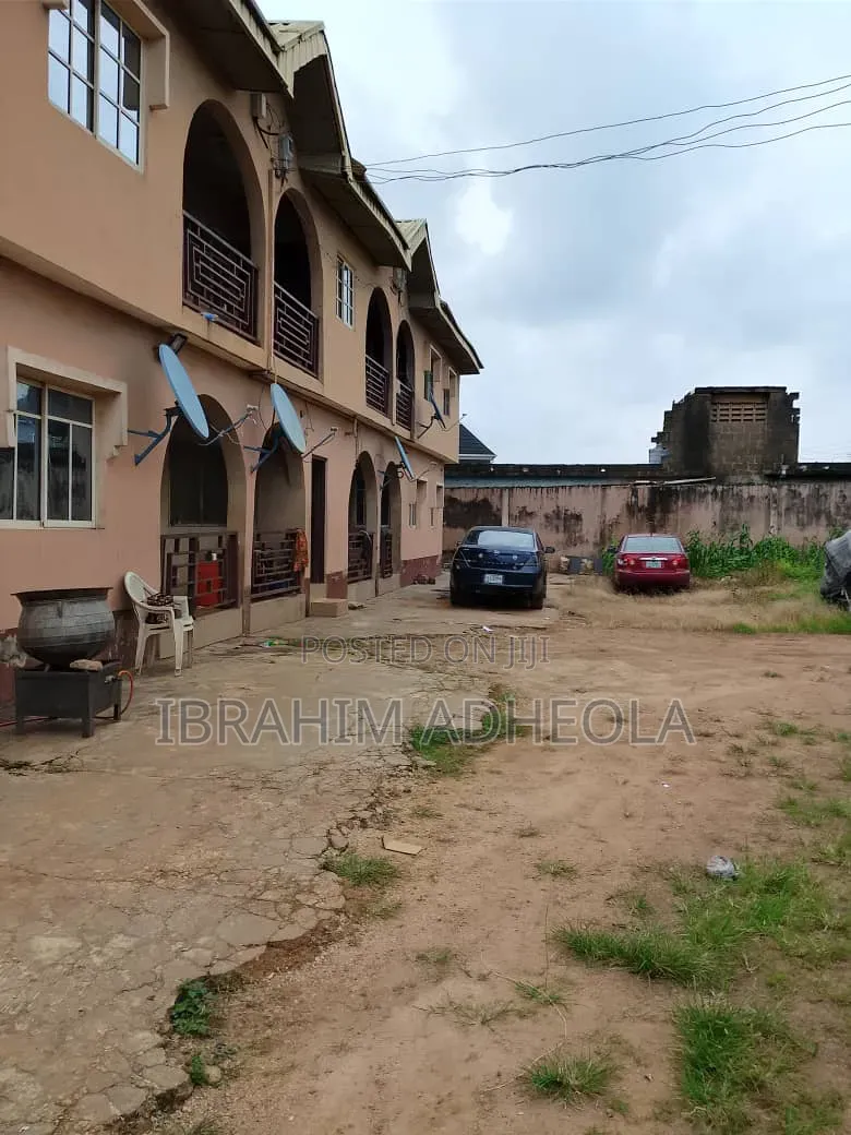 3bdrm Block of Flats in Ojokoro, Abule Egba for sale in Abule Egba