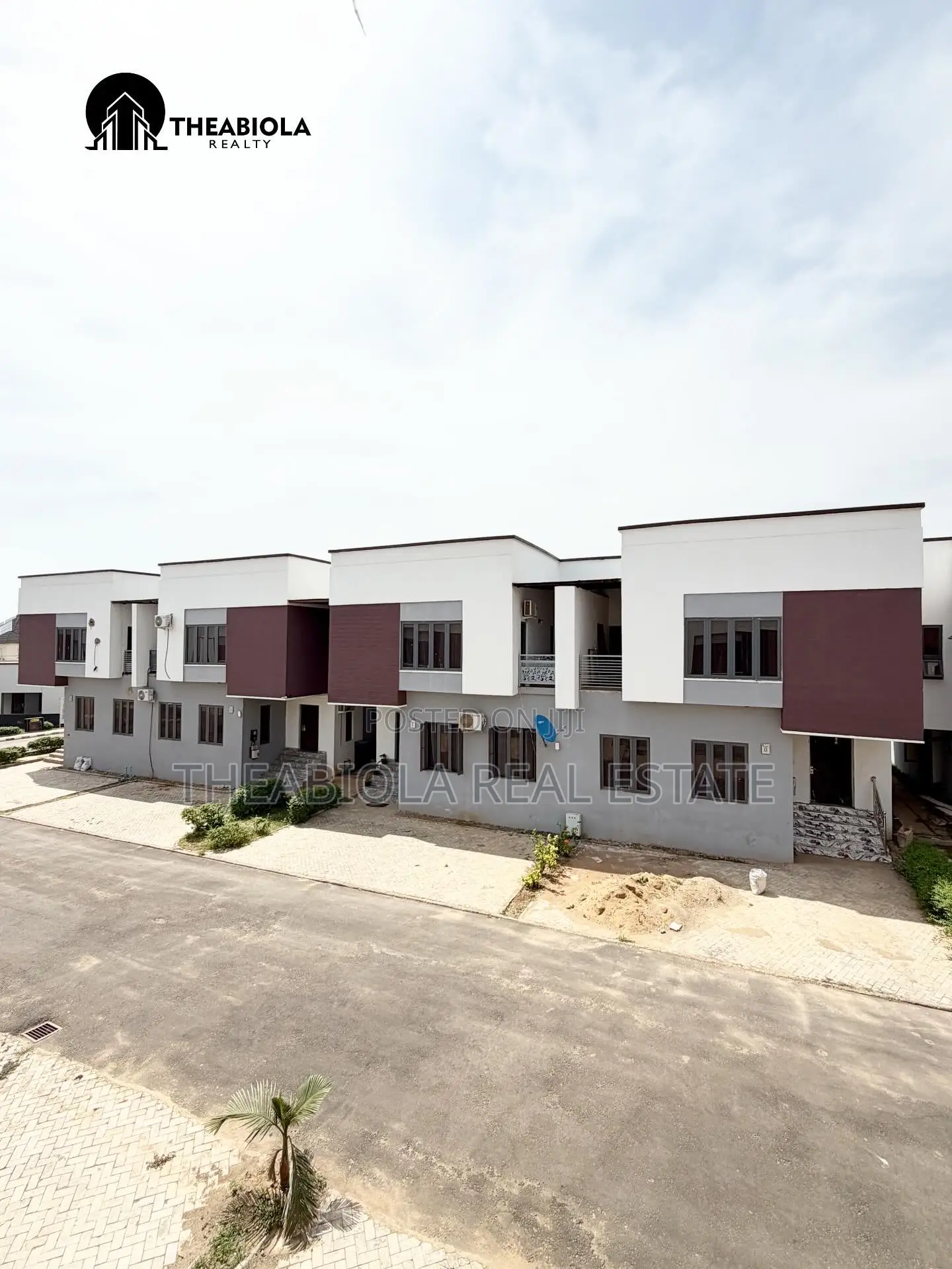 4bdrm Townhouse/Terrace in Fha Lugbe, Abuja for sale in Lugbe District