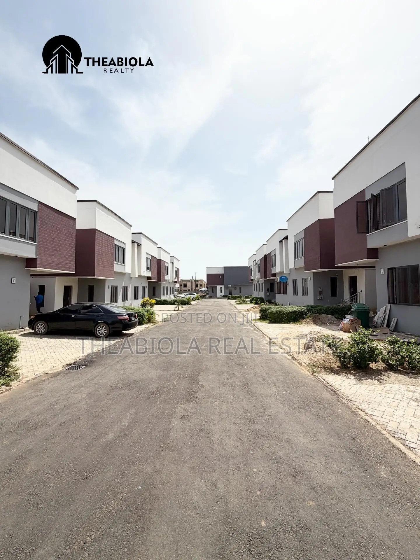 4bdrm Townhouse/Terrace in Fha Lugbe, Abuja for sale in Lugbe District
