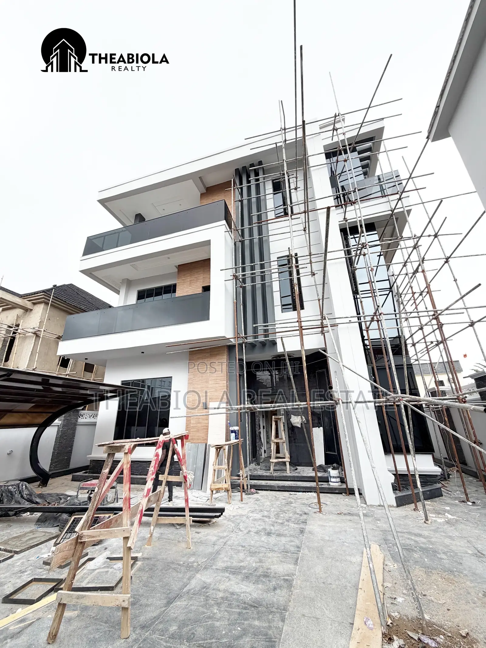 7bdrm Mansion in Apo Resettlement, for sale in Apo Resettlement