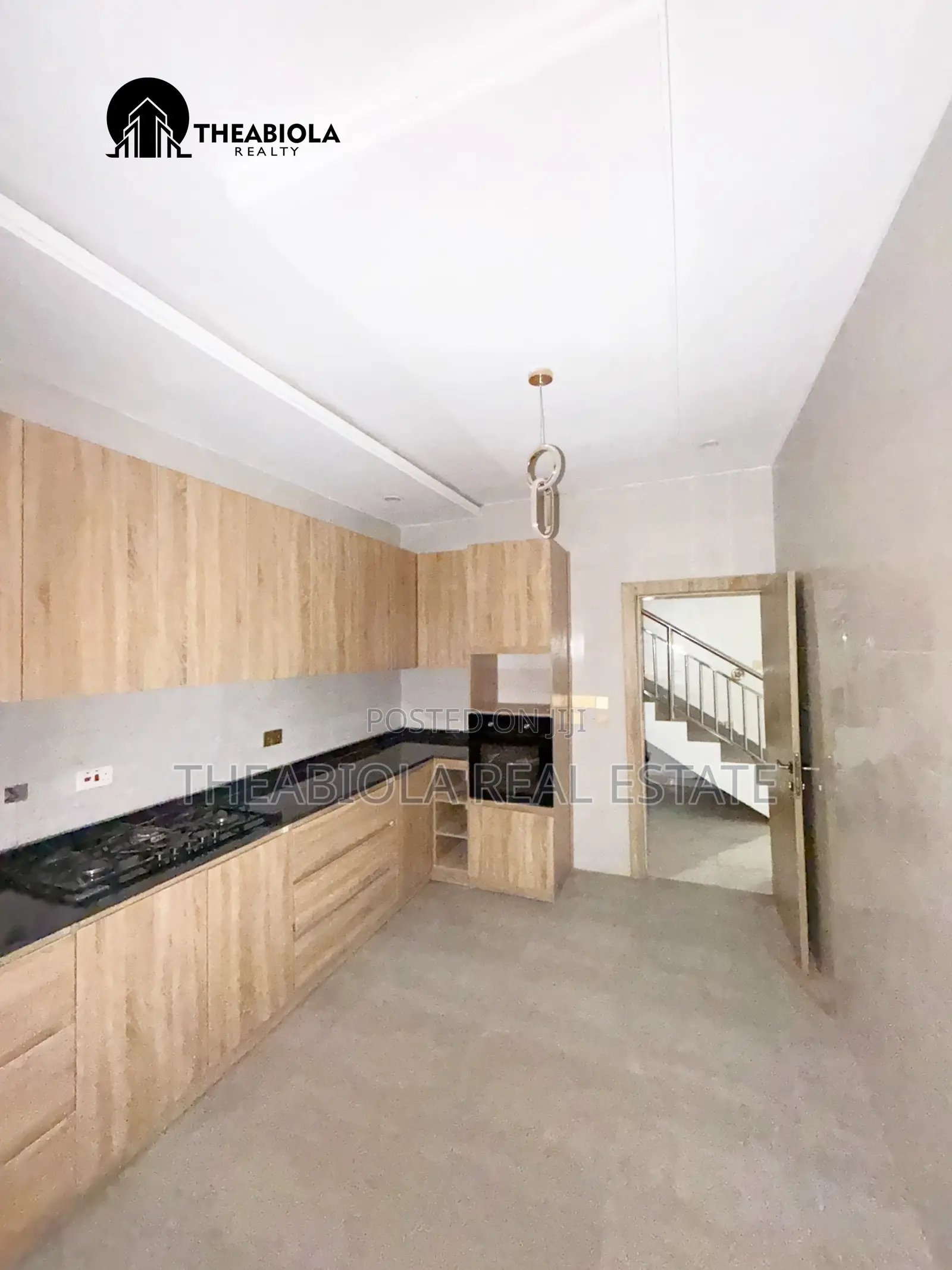 5bdrm Townhouse/Terrace in Guzape, Abuja for sale in Guzape District