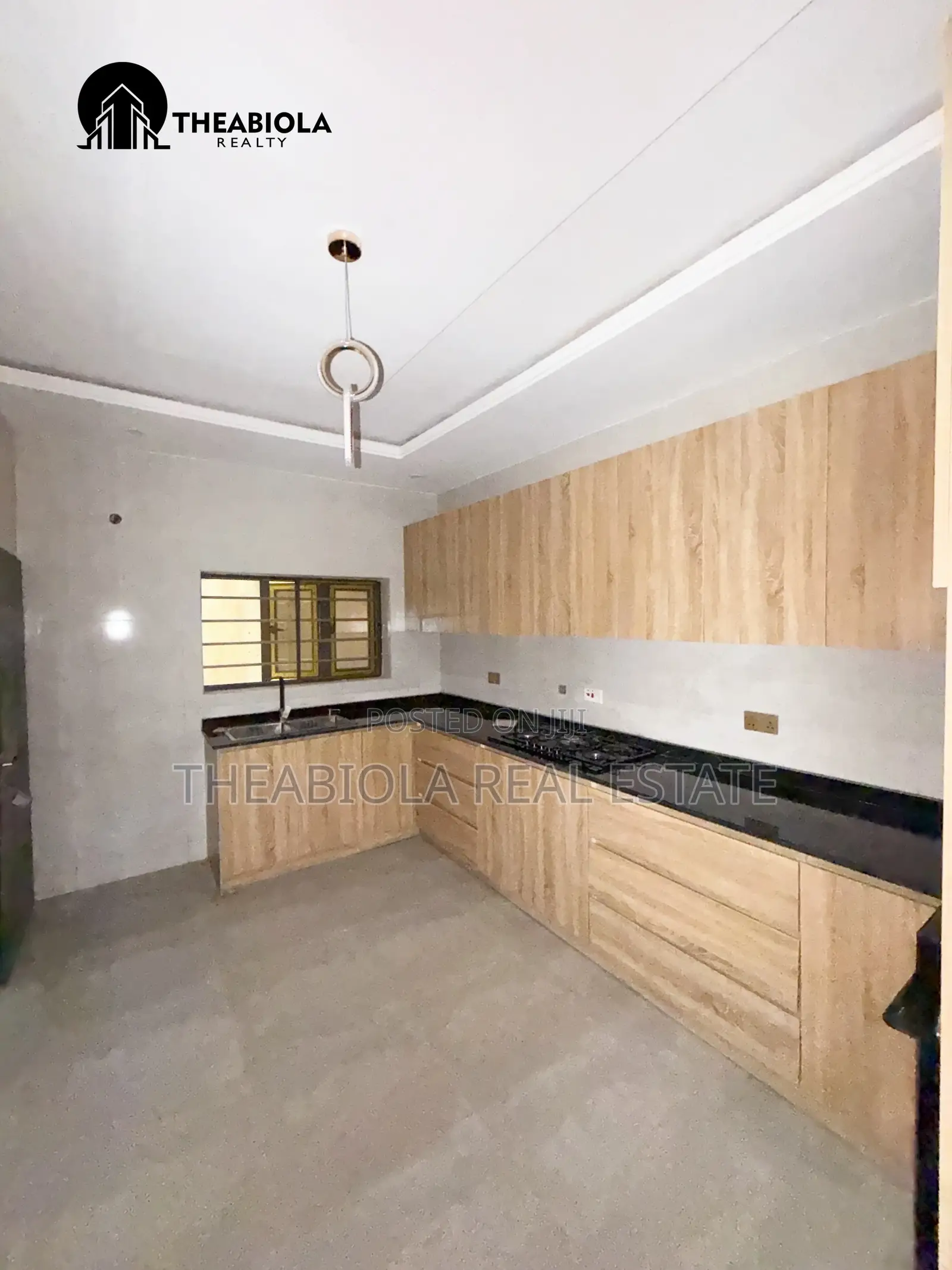 5bdrm Townhouse/Terrace in Guzape, Abuja for sale in Guzape District