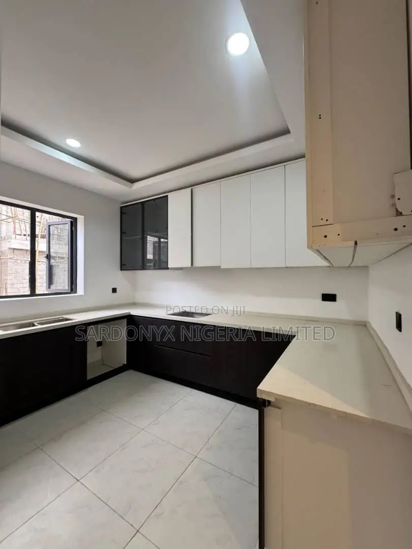4bdrm Duplex in Lekki Phase 1 for sale in Lekki Phase 1