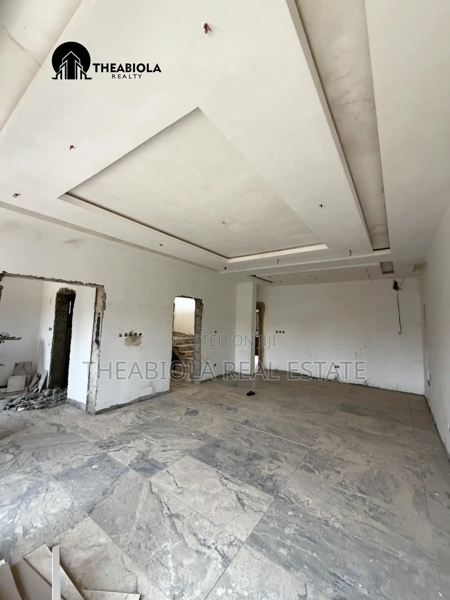 5bdrm Townhouse/Terrace in Apo Lokogoma Axis, for sale in Apo District