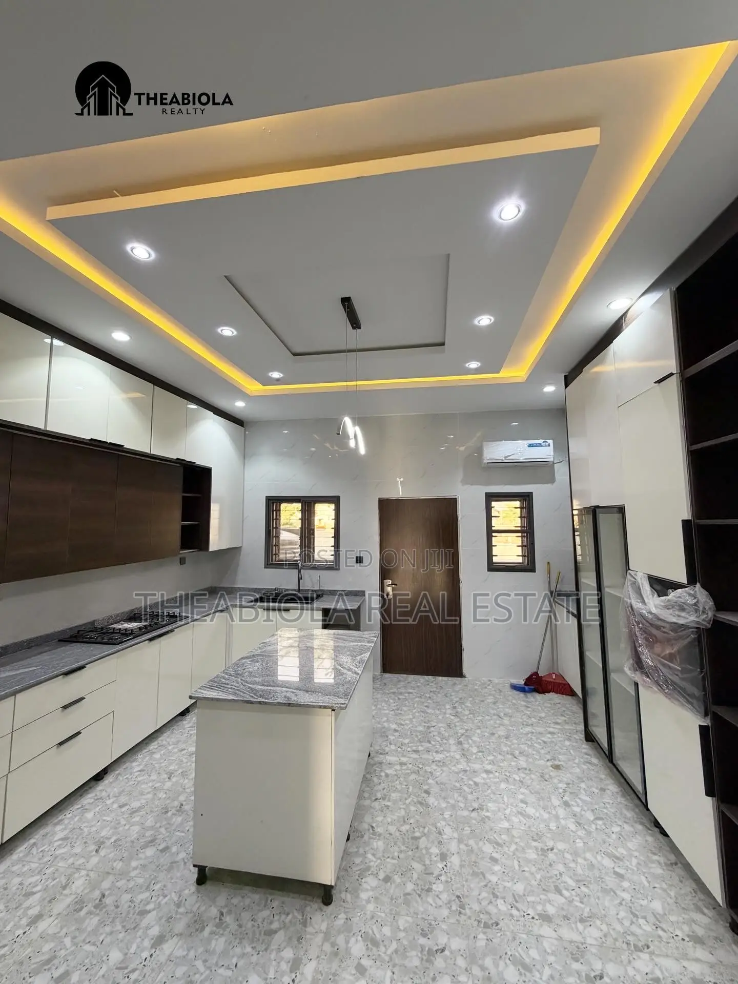 5bdrm Duplex in Katampe Extension, for sale in Katampe Extension