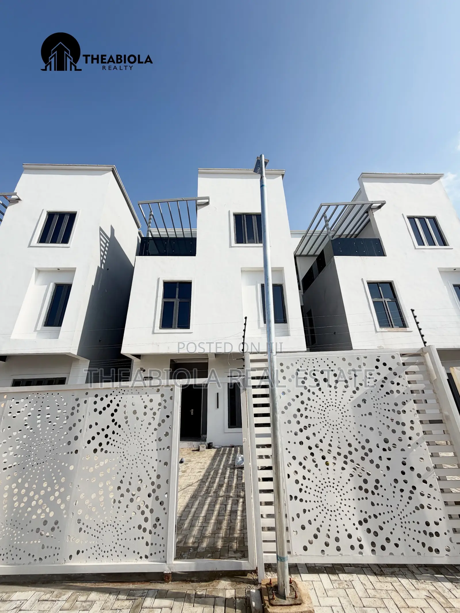 4bdrm Townhouse/Terrace in Guzape, Abuja for sale in Guzape District