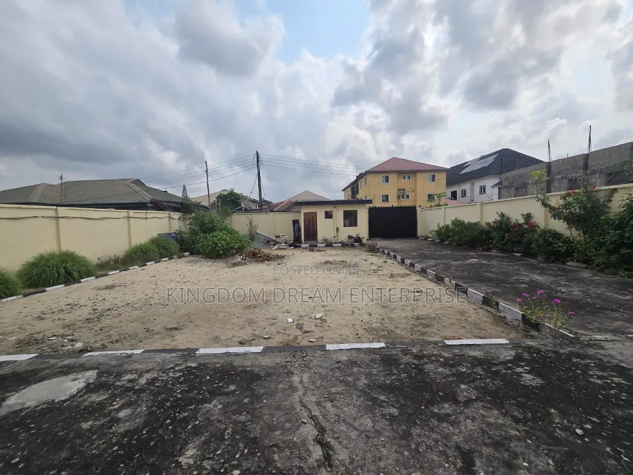 Prime Dry Land Pinnock Estate Osapa Lekki Lagos in Osapa london