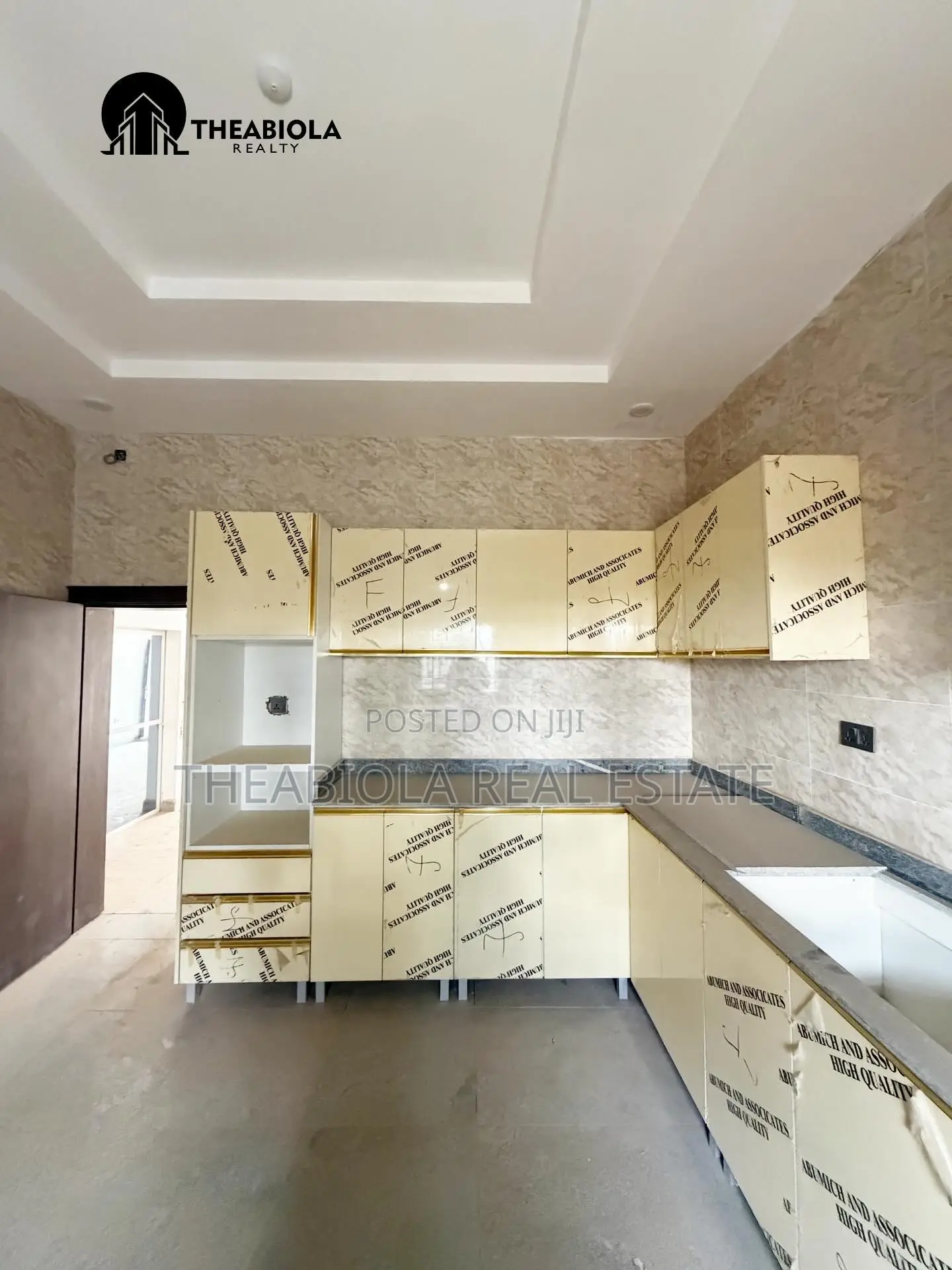 4bdrm Townhouse/Terrace in Apo Kaura, Abuja for sale in Kaura