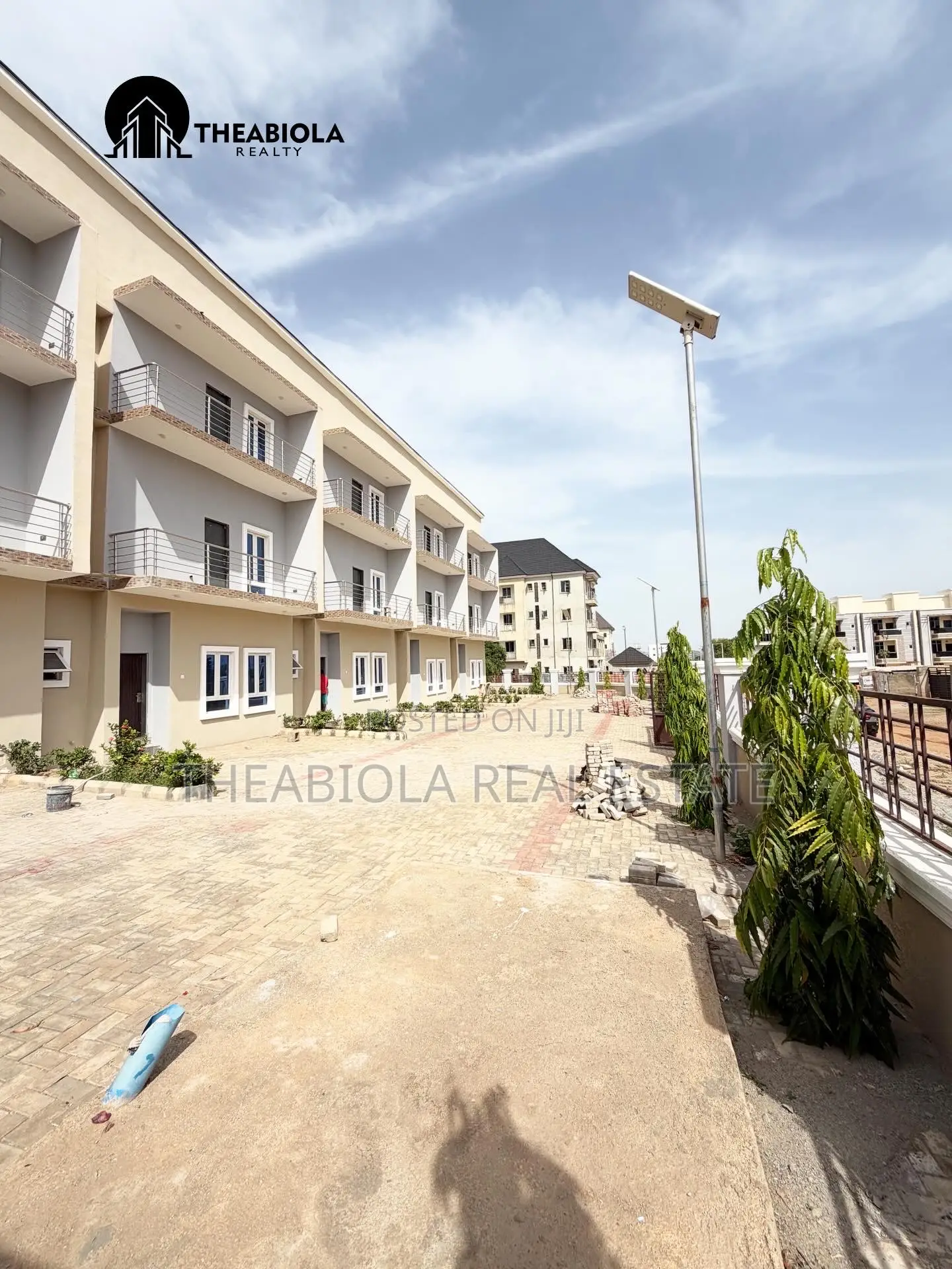 4bdrm Townhouse/Terrace in Apo Kaura, Abuja for sale in Kaura