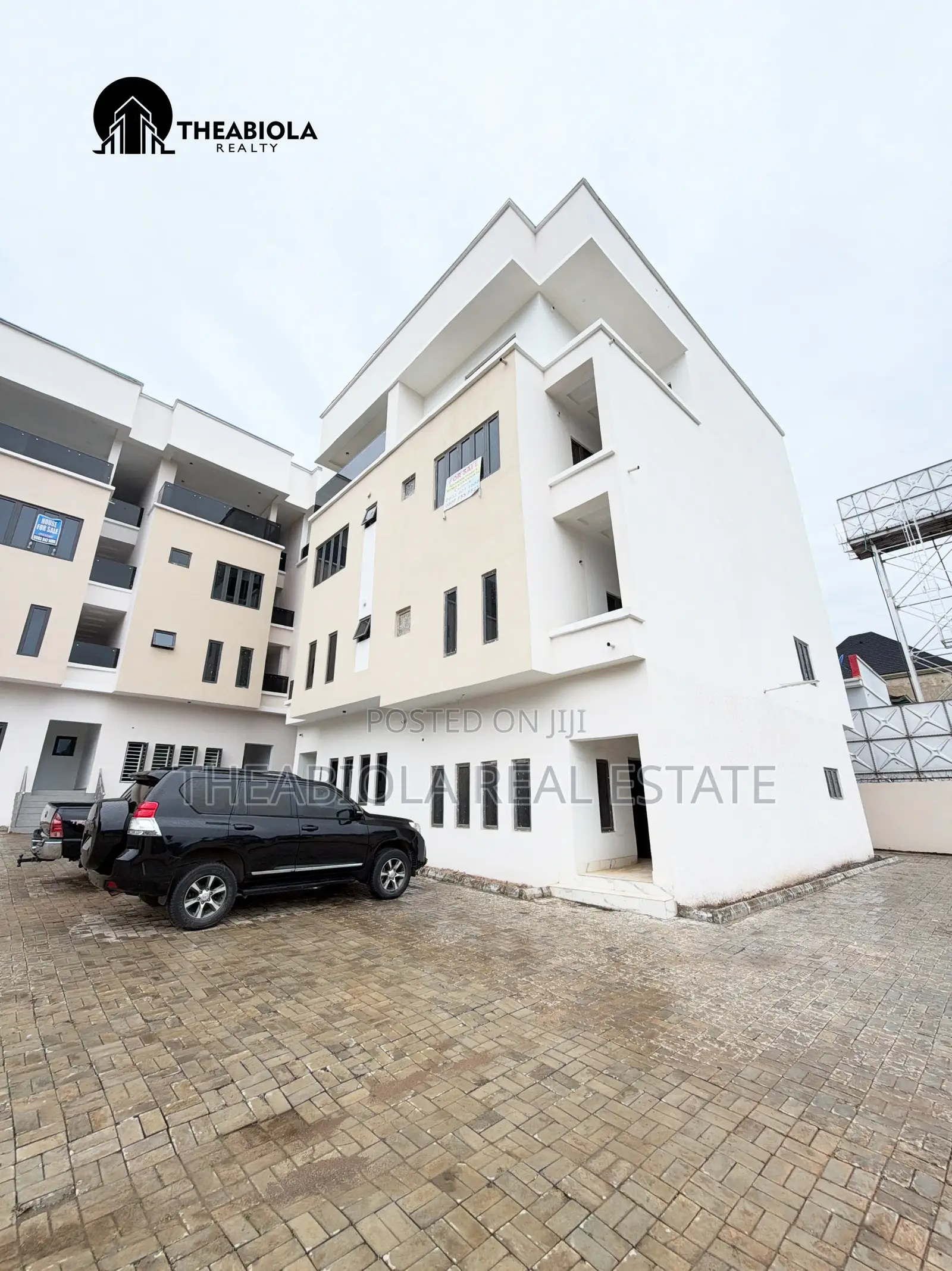 5bdrm Townhouse/Terrace in Guzape, Abuja for sale in Guzape District