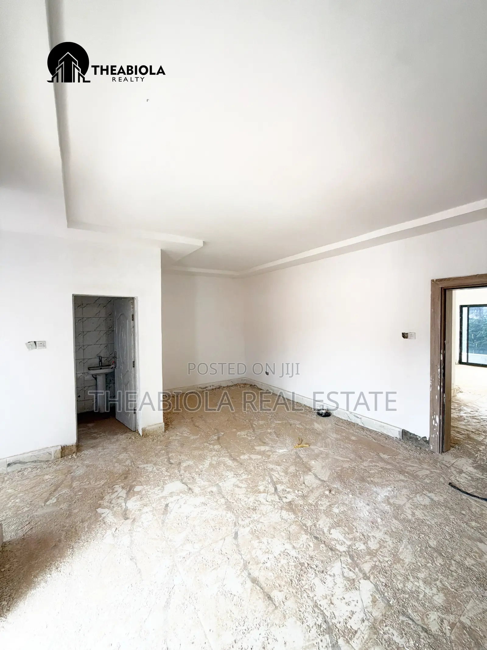 5bdrm Townhouse/Terrace in Guzape, Abuja for sale in Guzape District