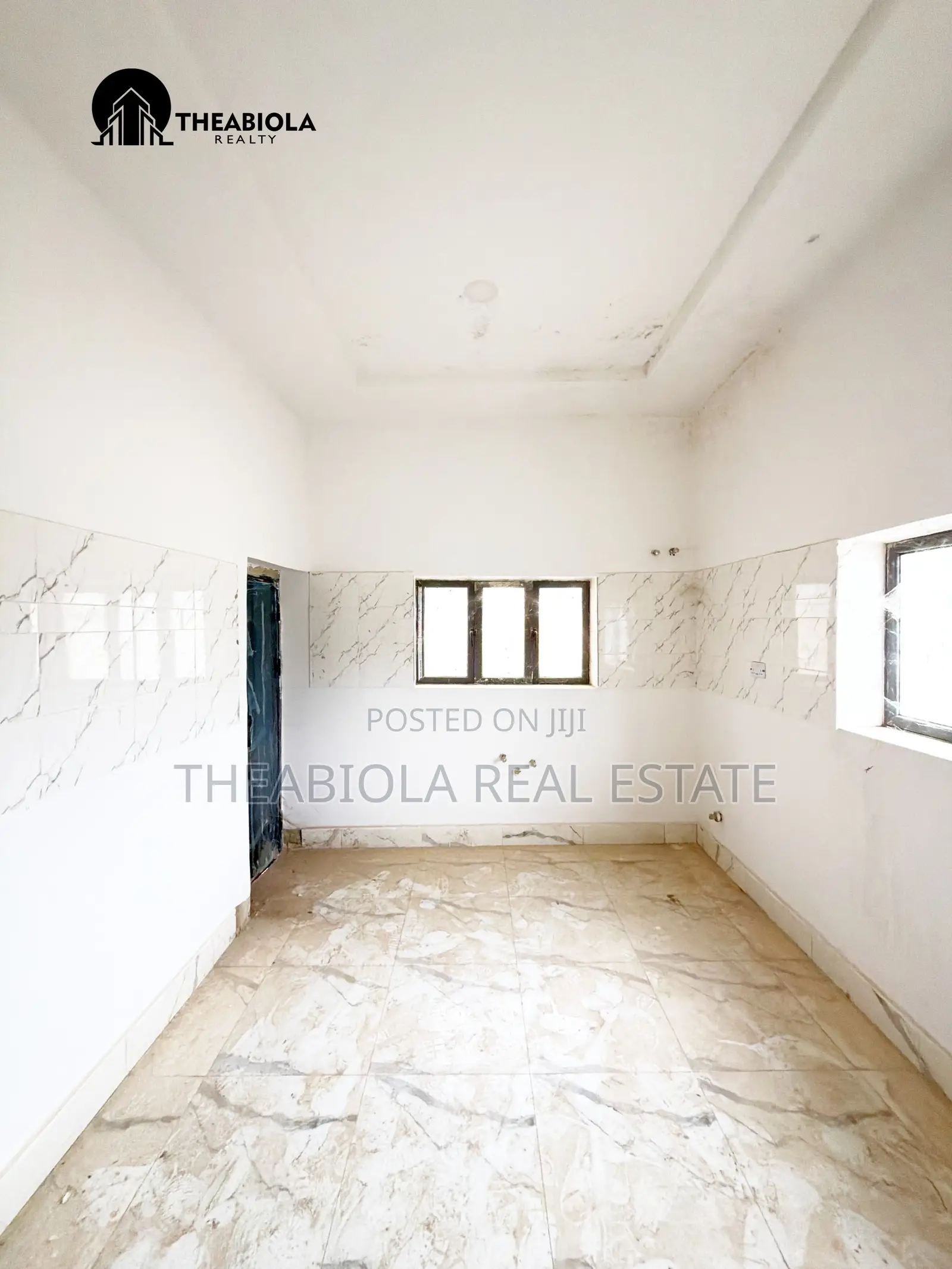 5bdrm Townhouse/Terrace in Guzape, Abuja for sale in Guzape District