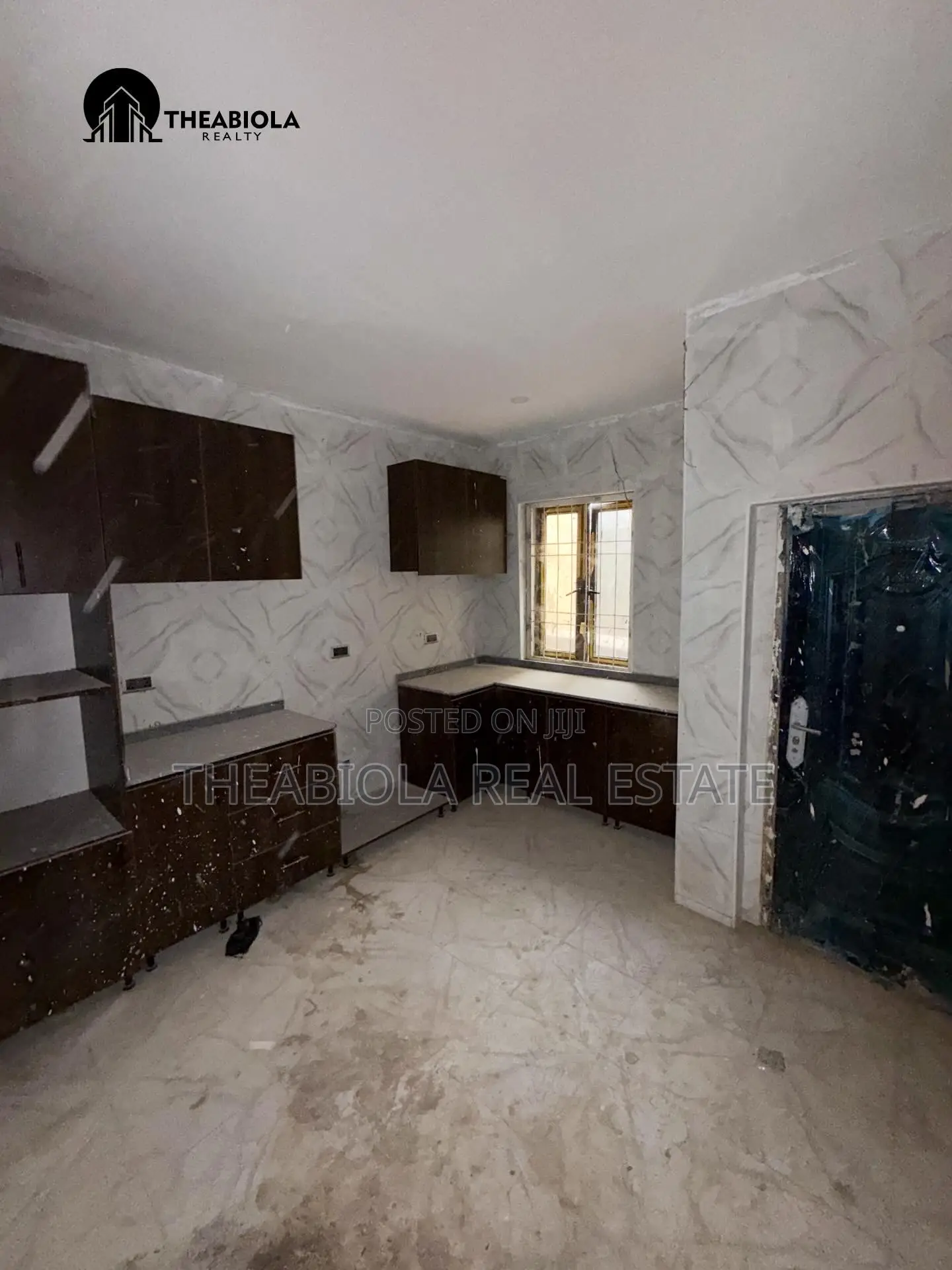 4bdrm Townhouse / Terrace in Garki Old Cbn for rent in Garki 2