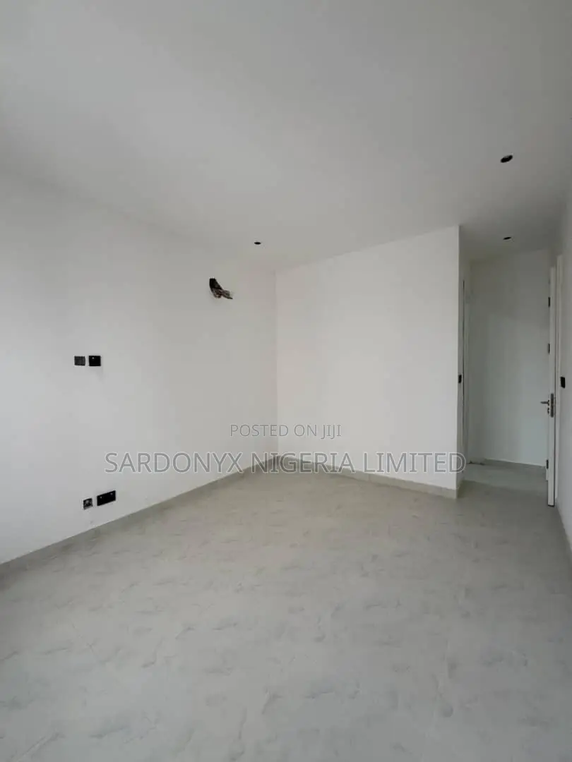 4bdrm Duplex in Lekki Phase 1 for sale in Lekki Phase 1