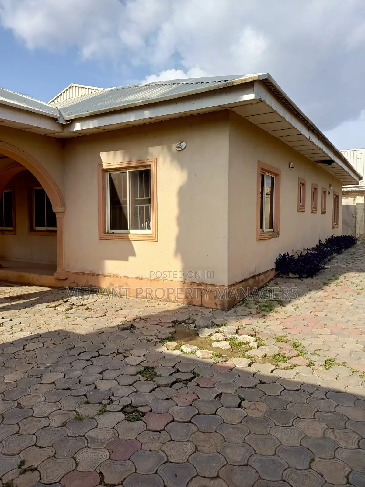 4bdrm Bungalow in Barnawa Phase 2, Kaduna / Kaduna State for sale in Kaduna / Kaduna State
