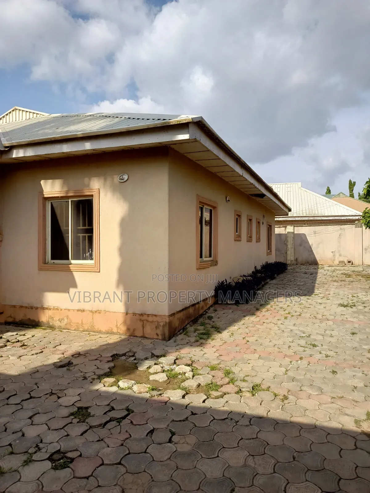 4bdrm Bungalow in Barnawa Phase 2, Kaduna / Kaduna State for sale in Kaduna / Kaduna State